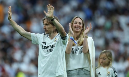 Luka Modrić na San Siro stigao u upečatljivoj jakni, ali pozornost je privukao mobitel u ruci