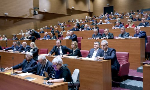 SDP i HDZ u milijunskom minusu, DP i Most muljali s troškovima reprezentacije