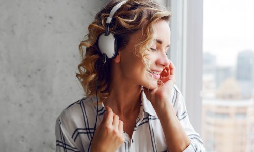 Što se sluša u svijetu, a što u Hrvatskoj? Ovo su bile najpopularnije pjesme