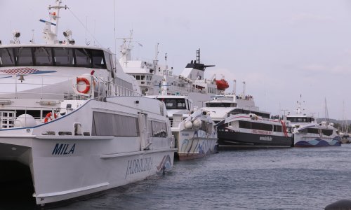 HAK: Zbog vjetra u prekidu trajektne i katamaranske linije