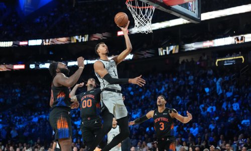 Wembanyama briljirao protiv NY Knicksa, pa se ozlijedio