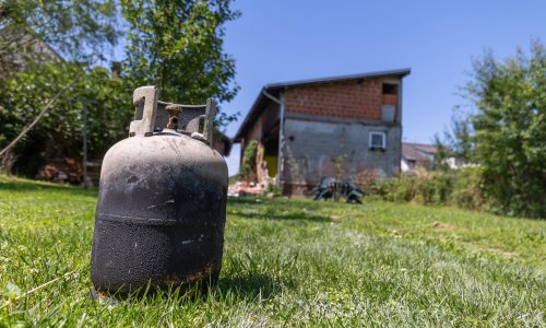 Dvoje ozlijeđenih u eksploziji plina kod Divulja