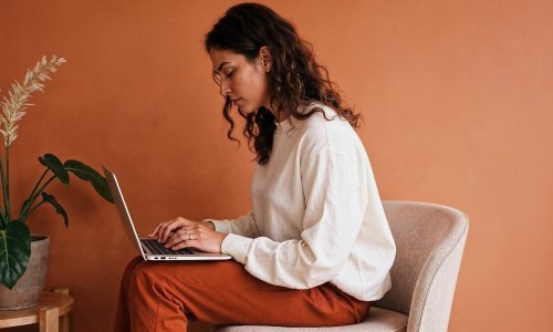 Digitalni nered vam krade energiju: Uz ovaj ritual od 15 minuta povećat ćete fokus