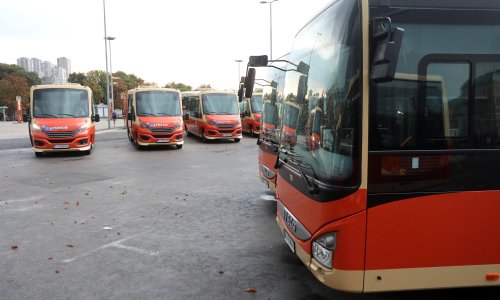 Alkoholiziran ukrao gradski autobus, vozio Rijekom, izazvao prometnu i konačno pao u ruke policiji