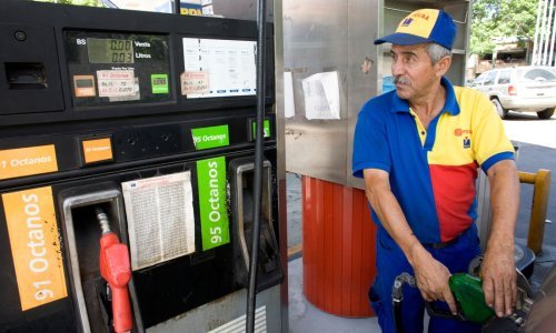 SAD priprema opću dozvolu za poslovanje naftnih tvrtki u Venezueli