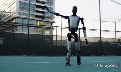 S ovim humanoidnim robotom možete odigrati partiju tenisa