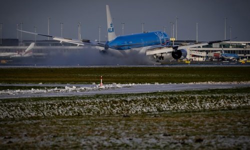 Snijeg napravio potpuni kaos u Nizozemskoj: 'Ostanite doma kad god je moguće'