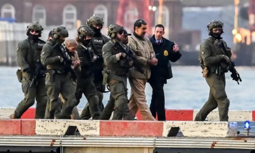 Objavljene prve fotografije Madura nakon uhićenja: Specijalci ga priveli na sud u New Yorku