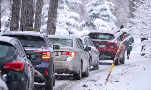 Zatvorena Sljemenska cesta, na terenu sve ekipe zimske službe. Kaos diljem Hrvatske