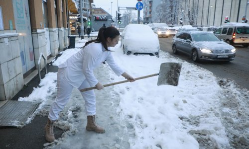 Niste očistili snijeg ispred svog ulaza? Mogla bi vam stići kazna