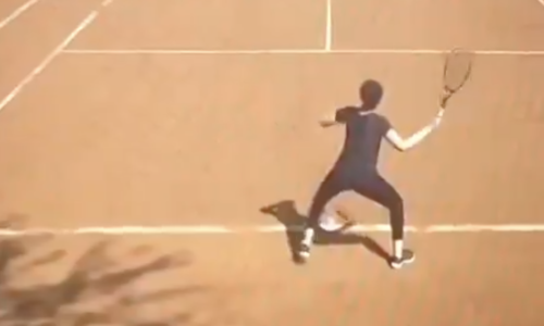 Ovaj video je hit: Pogledajte kako igra tenisačica koja je zalutala na turnir, ne zna ni pravila