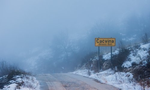 U Dalmatinskoj zagori veći problem od snijega stvara ledena kiša, na terenu 23 ekipe