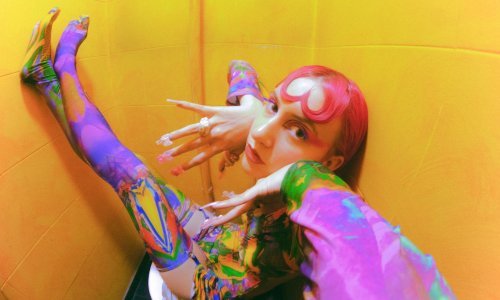 Ekstravagantna pop vizionarka je prvi favorit Dore: ZEVIN kreće po pobjedu s pjesmom 'My Mind'