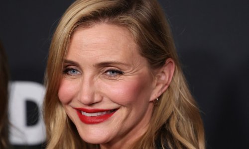 Zasjenila je upola mlađe kolegice: Upotrijebila tajno oružje zrelih žena i očitala lekciju iz elegancije