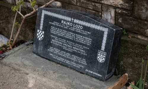 U Zadru osvanula spomen-ploča s ustaškim obilježjima: 'Zašto to rade?'