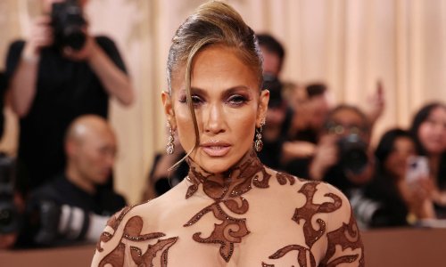 Tek su rijetki znali koja se priča zapravo krije iza 'gole haljine' Jennifer Lopez
