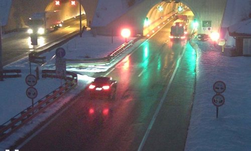 HAK: Kolnici su skliski u većini zemlje, ima magle, a prijete i odroni