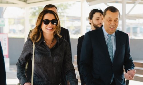 Kraljica Rania ima stila na pretek, ali ova haljina nadmašila je sve: Savršeno ističe noge i struk