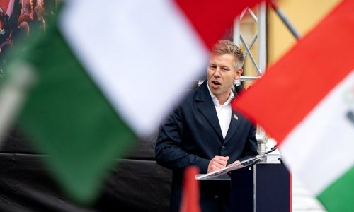 Tko je čovjek zbog kojeg se Orbanu trese stolica kao nikad dosad?