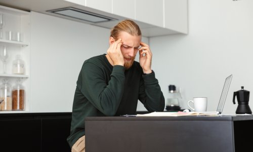 Stručnjaci objašnjavaju zašto nam oko 15 sati energija sati naglo pada i što hitno moramo poduzeti