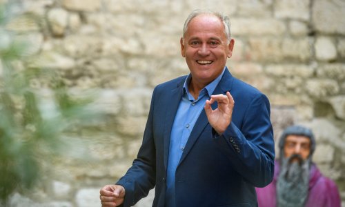 Mirko Fodor operirao kuk pa šokirao kolege: U redakciju upao na štakama i priredio pravi show