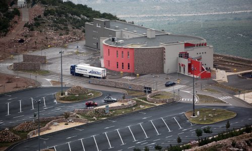 Austrijanci se čude napuštenom hotelu uz autocestu u Hrvatskoj: Pišu i o duhovima