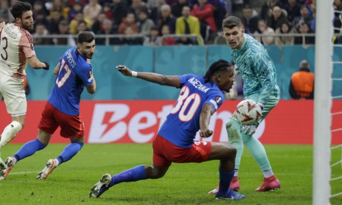 Raspad sistema u FCSB-u uoči Dinama. Šef kluba nakon kiksa udario po igračima, pridružio mu se i trener