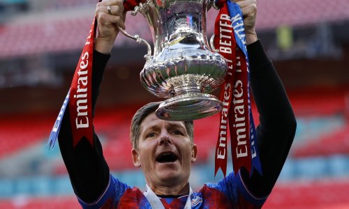 Osvojio prvi trofej u klupskoj povijesti, obrušio se na upravu i sada mu prijeti otkaz