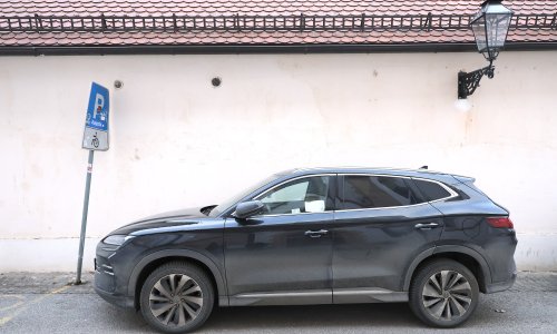 FOTO Neobična poruka osvanula na automobilu. Evo što je napisao ljutiti Zagrepčanin