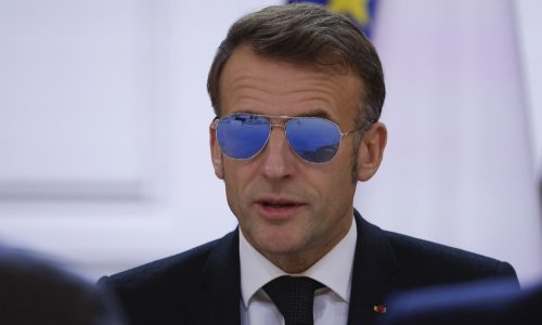 Ono što Macron krije naočalama ne prestaje intrigirati javnost, on kaže: Imam viziju tigra