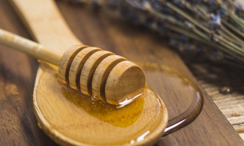 Mislite da je med samo za čaj? Ovi trikovi promijenit će vam svakodnevicu