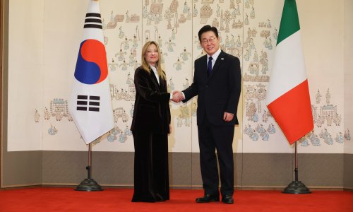 Giorgia Meloni oduševila poslovnim lookom: Ovako izgleda suvremeni power dressing