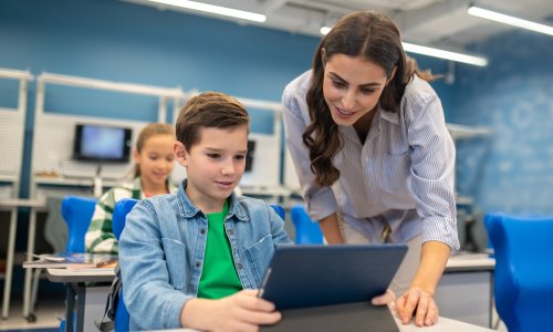 Većina učitelja u Hrvatskoj koristi umjetnu inteligenciju, ali traži dodatnu edukaciju