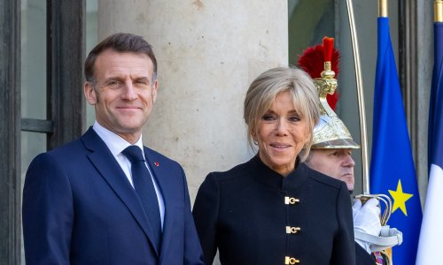 Ovo mogu samo Francuskinje: Prva dama spojila nespojivo i izgledala moćnije nego ikad
