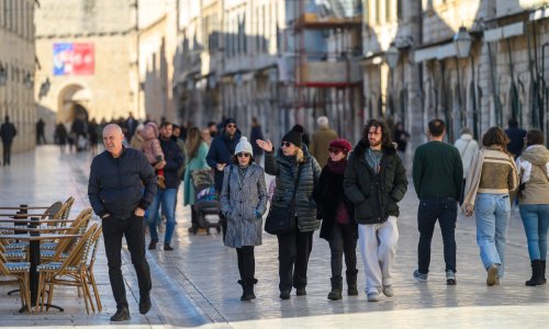 Broj zaposlenih u Hrvatskoj počeo padati: Samo dvije profesije privlače više ljudi