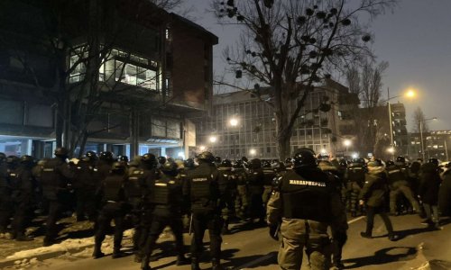 [VIDEO] Jake policijske snage na Filozofskom fakultetu u Novom Sadu: Policija nasilno izbacila studente