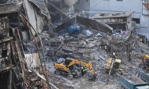 Preko 50 ljudi poginulo u požaru trgovačkog centra u Pakistanu, 84 osoba nestalo