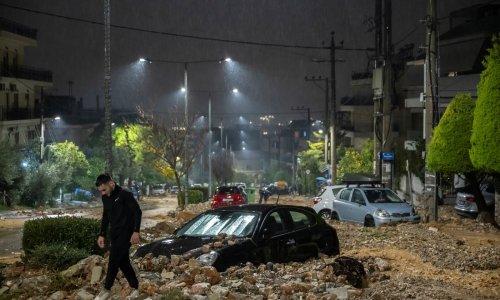 Strašne scene iz Grčke: Opći potop u Ateni, dvoje poginulih u velikoj oluji