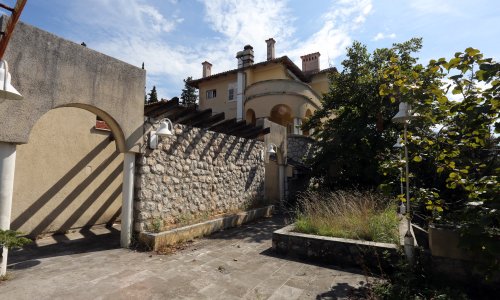 Država prodaje bivšu vojnu vilu uz more. Evo za koju cijenu