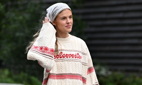 Povratak zimskog klasika: Ovako se nosi najpopularniji pulover sezone