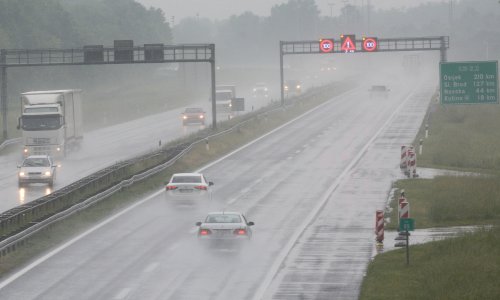 Pazite, kolnici su u dijelovima zemlje mokri i skliski, moguća poledica