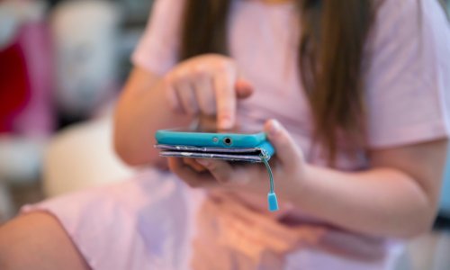 Znakovi koji otkrivaju da je vaše dijete ovisno o društvenim mrežama