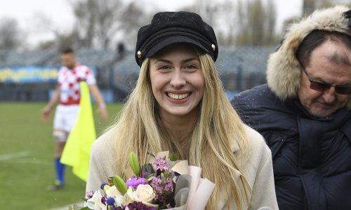 Okrenula se vjeri pa drastično promijenila imidž: Albina više nije plavuša