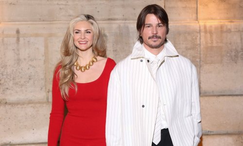 Svi su gledali samo u njih: Holivudski ljepotan ukrao show sa suprugom