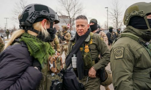 Nabrijani policajac u 'SS odijelu s eBaya' je lice Trumpove Amerike