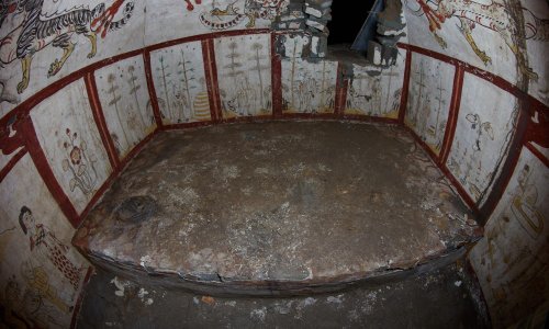 Neočekivano otkriće u kineskoj grobnici: Među zidnim slikama i plavokosi muškarac