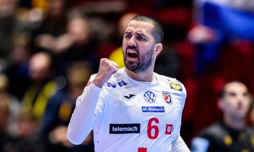 Igrao je za Sloveniju, a danas je jedan od najvažnijih igrača hrvatske reprezentacije