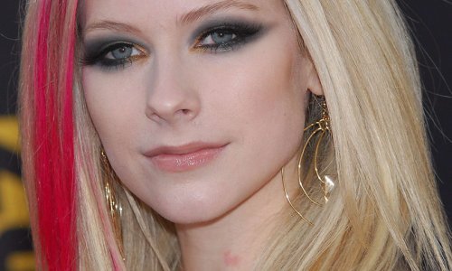 Avril Lavigne snimila spot za 'Smile'
