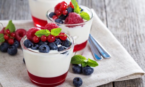 Grčki ili obični jogurt: Evo koji treba birati ako želite izgubiti kilograme