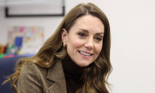 Kate Middleton izgleda kao milijun eura u 'djedovom' sakou